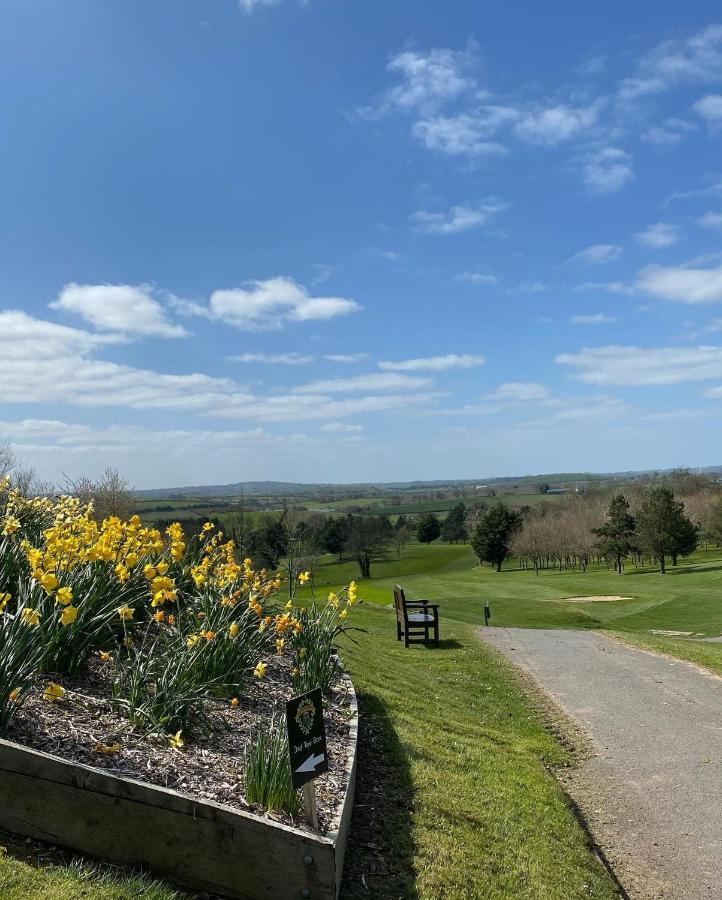 Temple Golf Club Hotel Lisburn Bagian luar foto